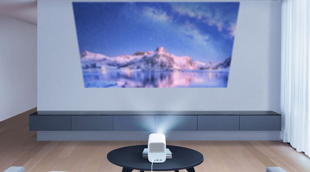 Günümüzde ev eğlencesi yalnızca televizyonla sınırlı kalmıyor. Xiaomi projeksiyon cihazları, yüksek çözünürlük ve taşınabilirlik sayesinde sinema keyfini evinize taşıyor. Üstelik Wi-Fi ve Android TV desteği ile kablosuz bağlantı kuruyor, yüzlerce uygulamaya erişim sağlıyor. Böylece film, dizi ve oyun deneyimini istediğiniz her yerde yaşayabiliyorsunuz.